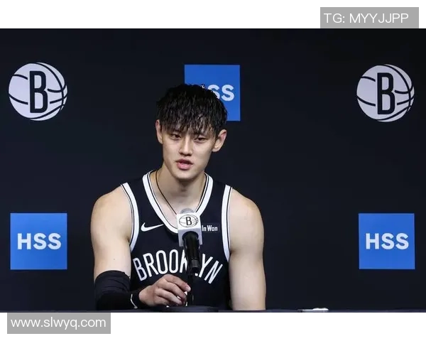 曾凡博封盖瞬间引发全场欢呼展现年轻球员的无限潜力与拼搏精神