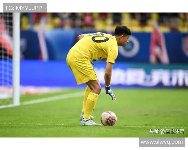 中超鲍亚雄：从球场新星到战术大师的成长之路