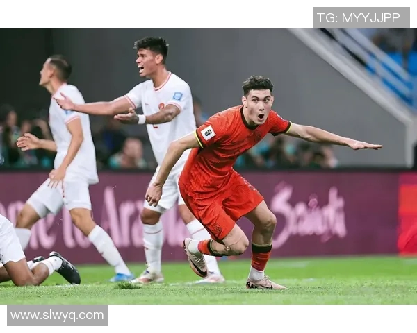 拜合拉木在U23亚洲杯中精彩破门助力球队晋级展现出色球技与潜力