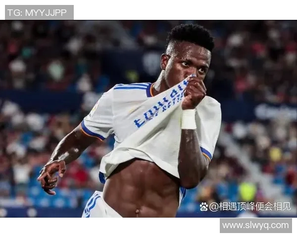 皇马宣布续约法尔考，球迷为其庆祝：再续传奇辉煌